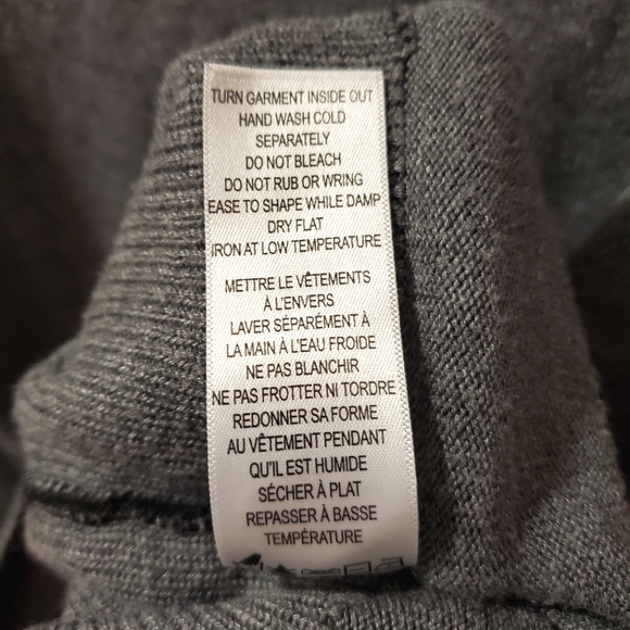 Reitmans - Dachshund wraparound front back Knit Sweater - Size L - Picture 7 of 7